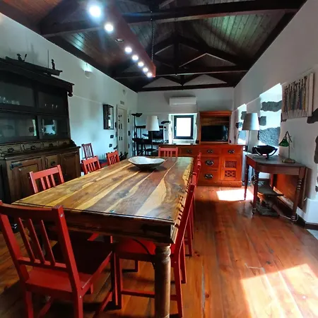 Apartment Casa Dos Santos Historic Azorean Estate *